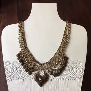 Statement necklace